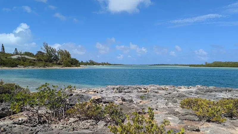 Savannah Sound Blue Hole - Nature attraction in the Caribbean
