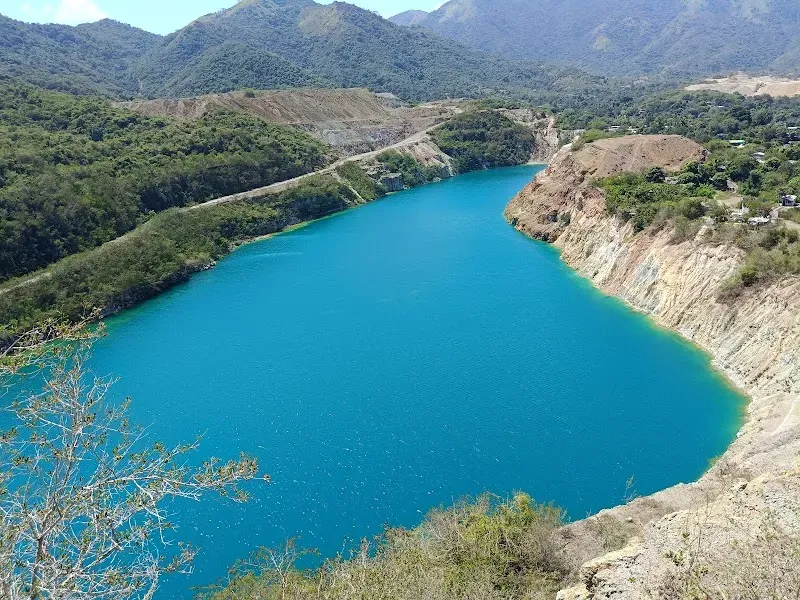 Pozo Azul - Nature attraction in the Caribbean