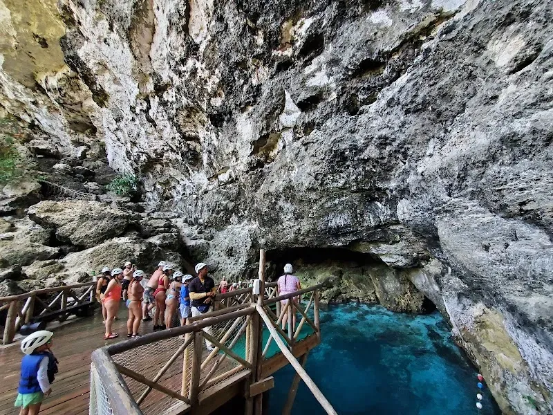 Hoyo Azul - Nature attraction in the Caribbean