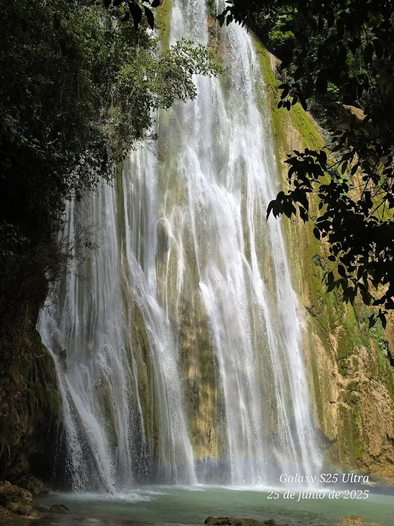Salto El Limon Samana Tours - El Limon Waterfalls - Nature attraction in the Caribbean
