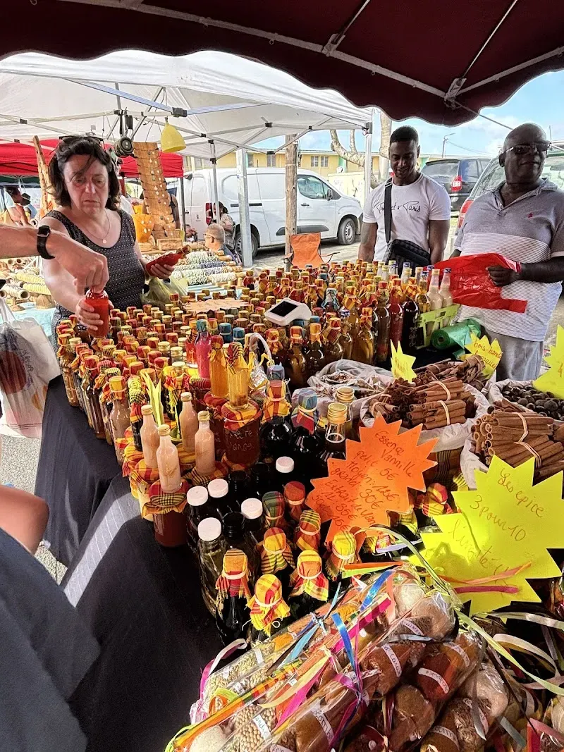 Marché nocturne du Moule - Nature attraction in the Caribbean