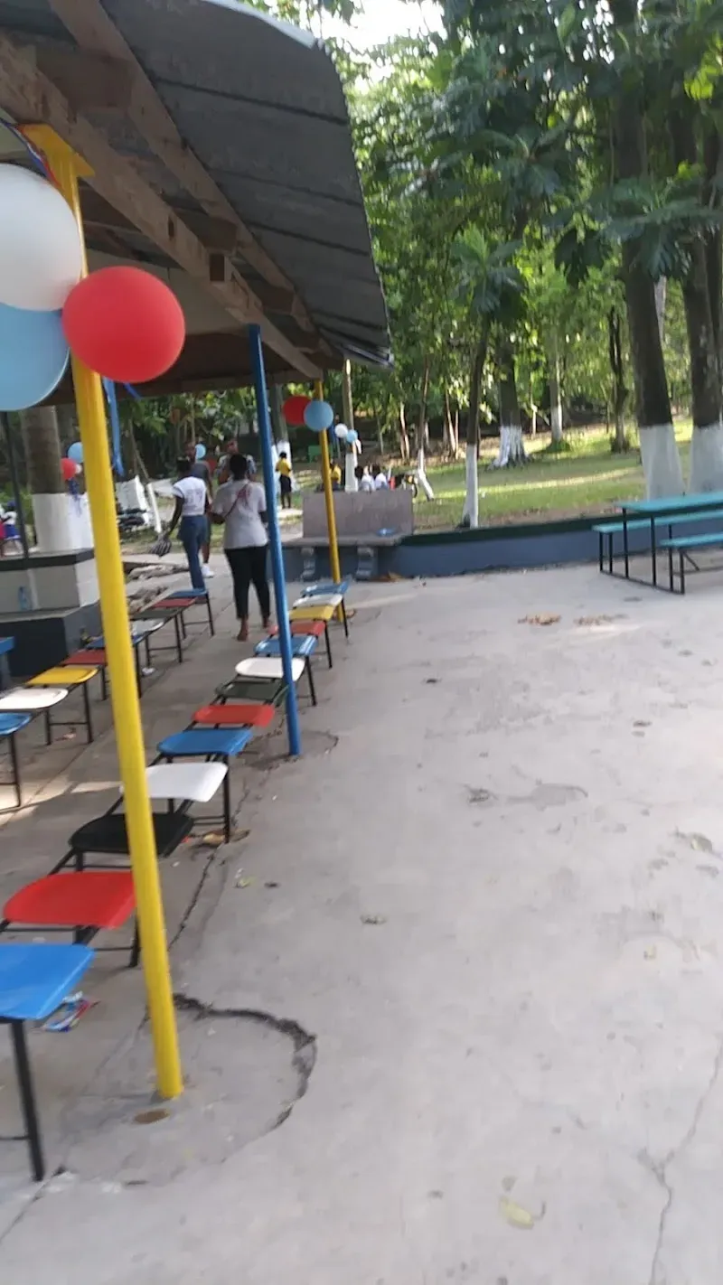 Doux Refuge Piscine et Parc - Nature attraction in the Caribbean