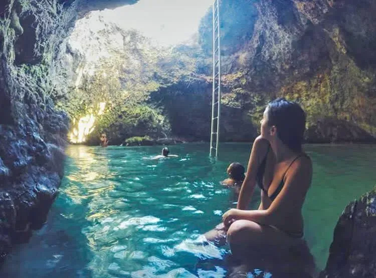 Blue Hole Mineral Spring - Nature attraction in the Caribbean