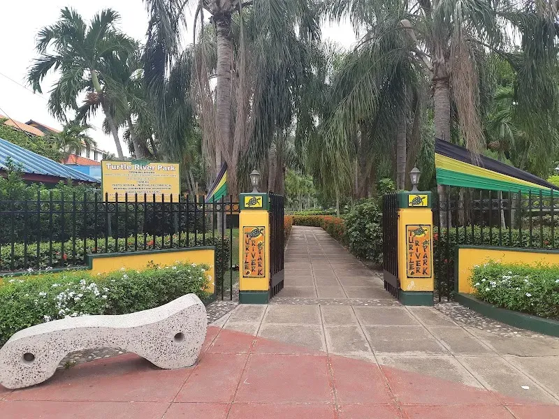 Turtle River Park - Nature attraction in the Caribbean