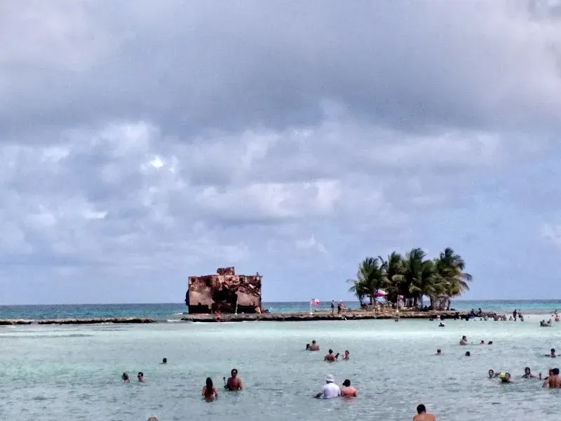 Rocky Cay - Nature attraction in the Caribbean