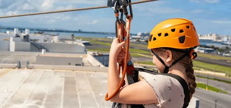 San Juan: Urban Park Sky Bull Zipline Experience