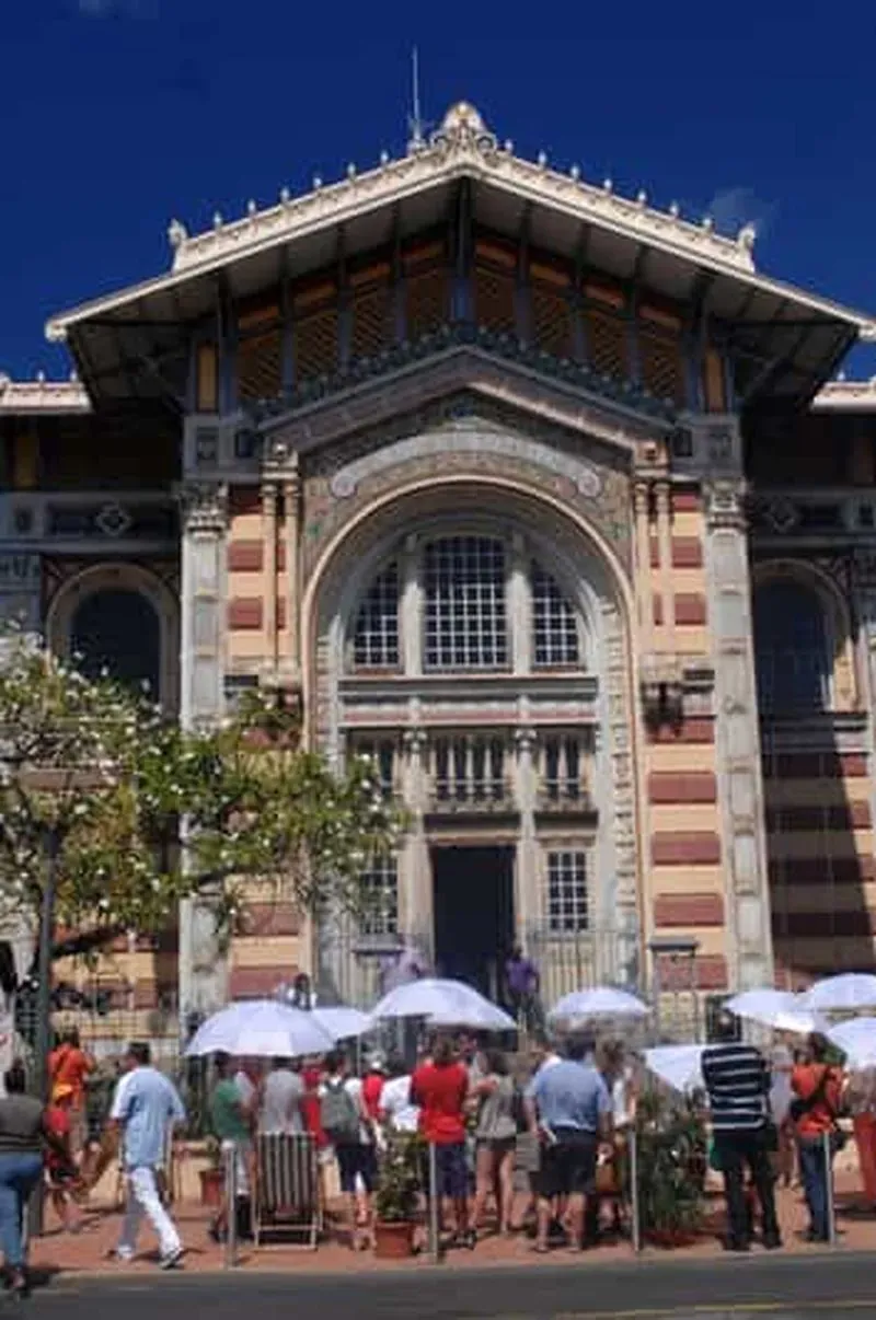 The most beautiful monuments of Fort-de-France city center by Vélotaxi