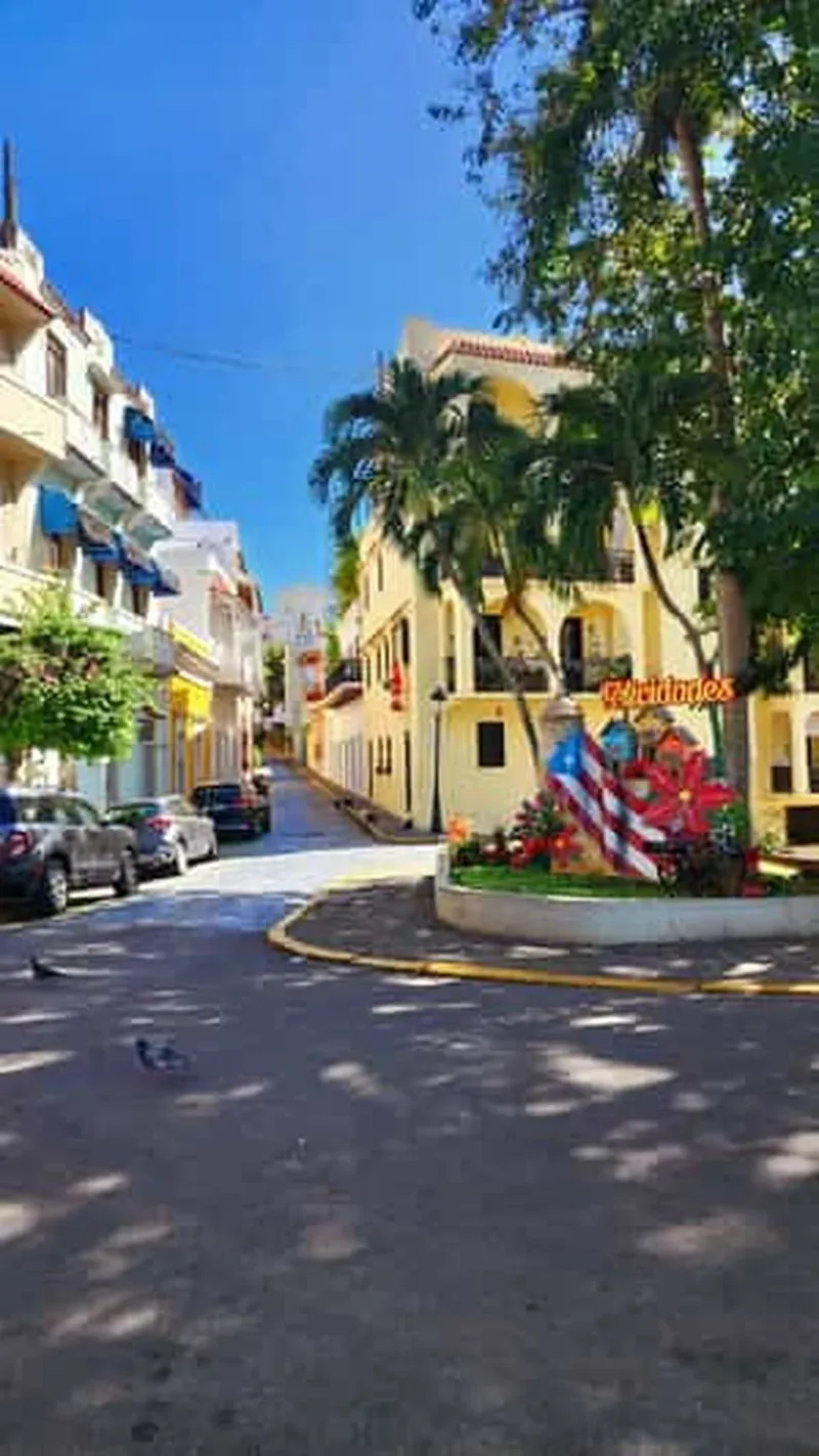 San Juan: guided city tour with photo stops (hop on hop off)