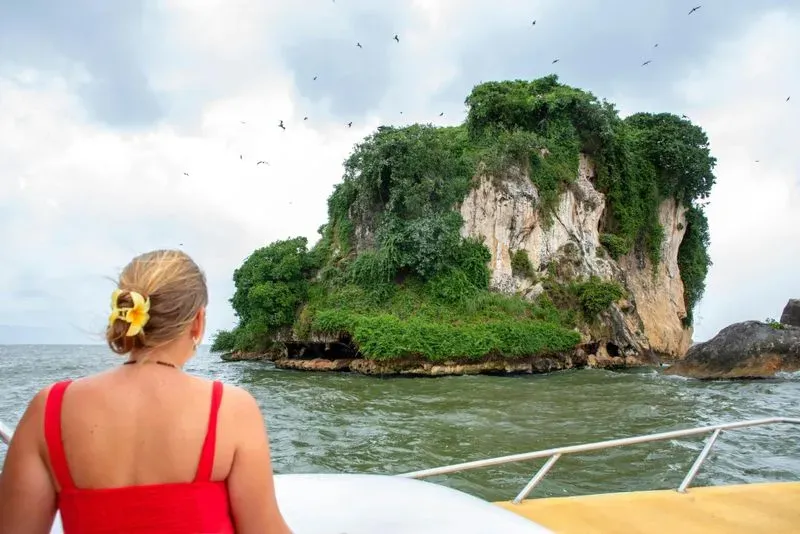 Los Haitises National Park - beachside lunch