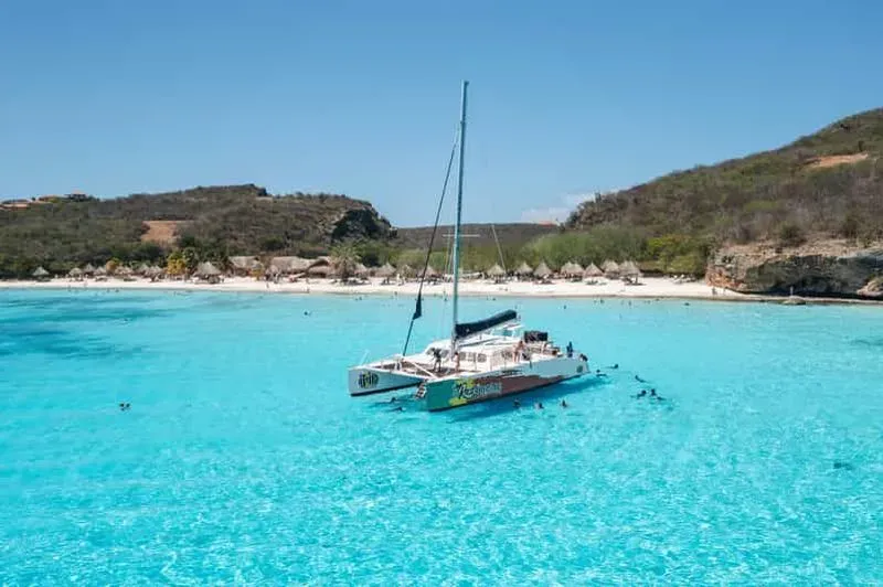 Curaçao: West Coast Boat Trip with Beaches, BBQ and Blue Cave