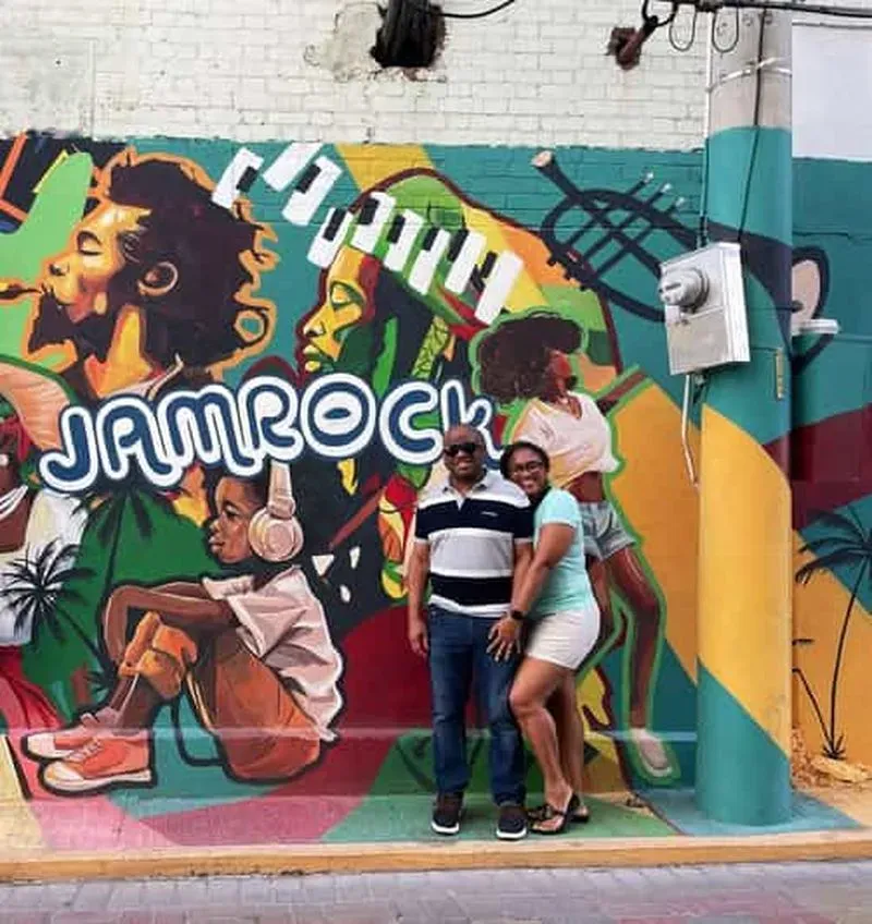 Kingston: Walking Tour with Mural Exploration