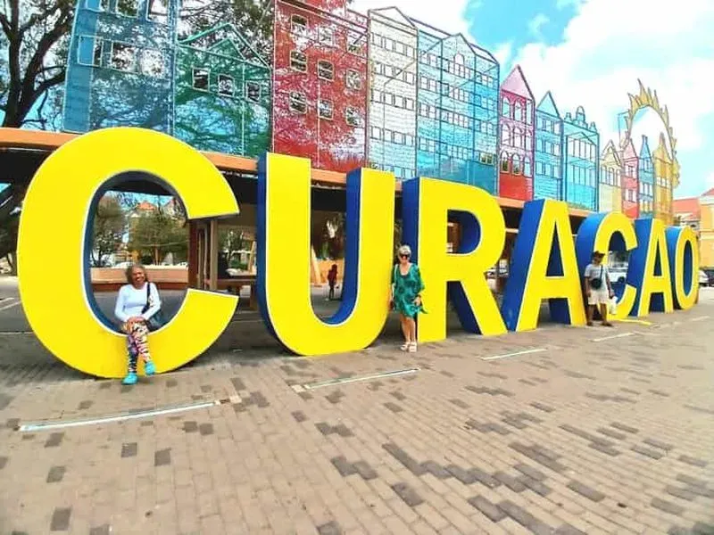 Willemstad Highlights, Curaçao Liqueur and Beach