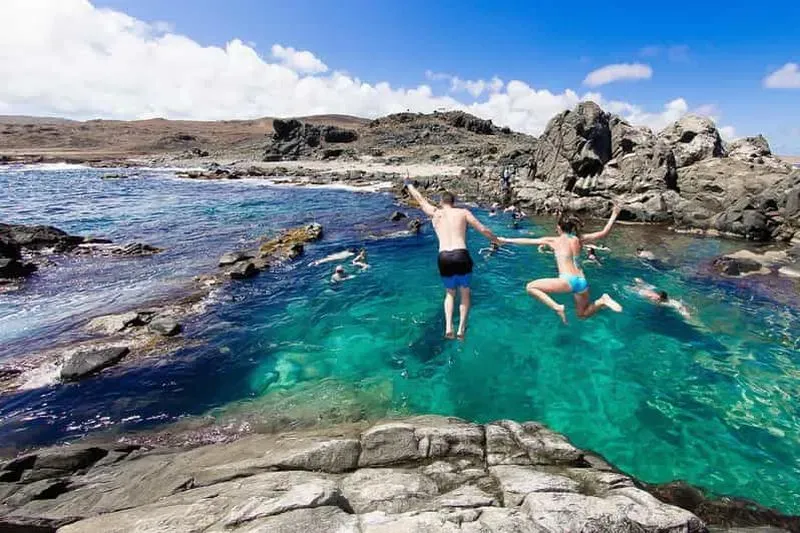 From Oranjestad: Island Jeep Day Trip