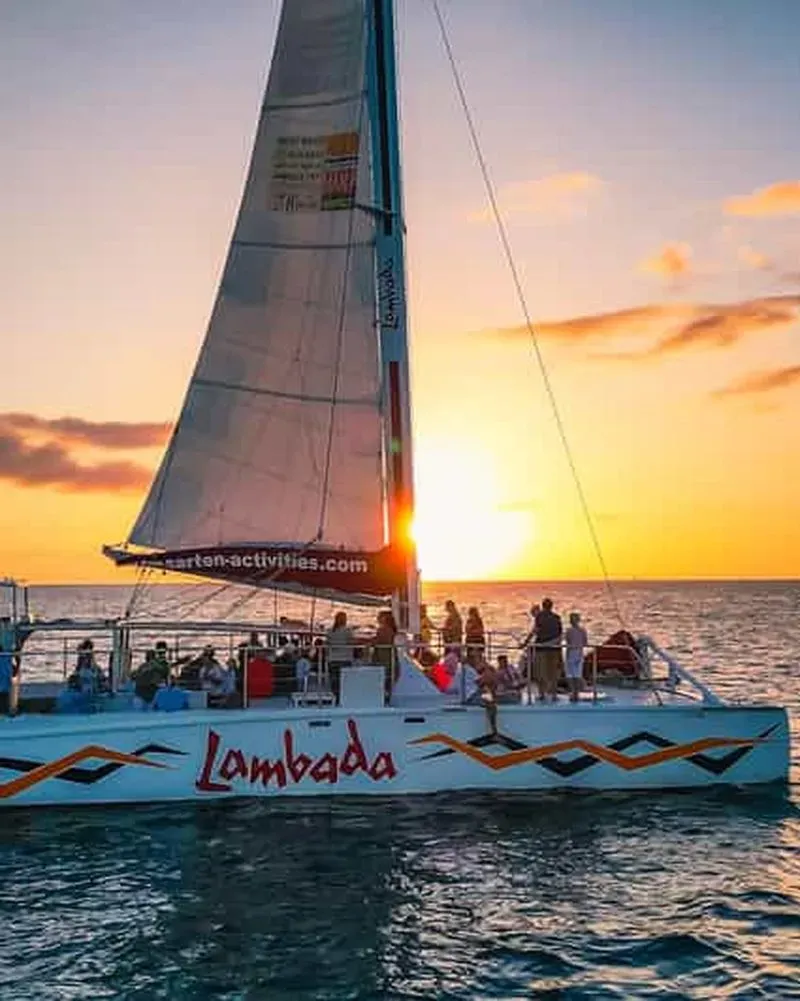 Simpson Bay: Lambada Sunset Cruise in Saint Martin