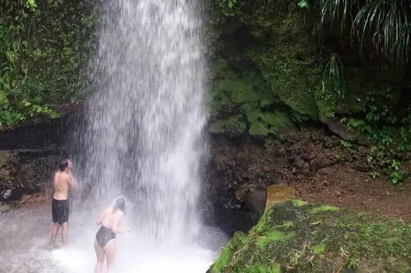 Saint Lucia: Sulphur Springs mud baths and Toraille waterfall