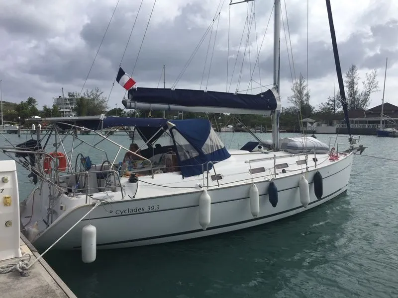 Boat rental - Bénéteau Cyclades 39.3 (Sailboat)