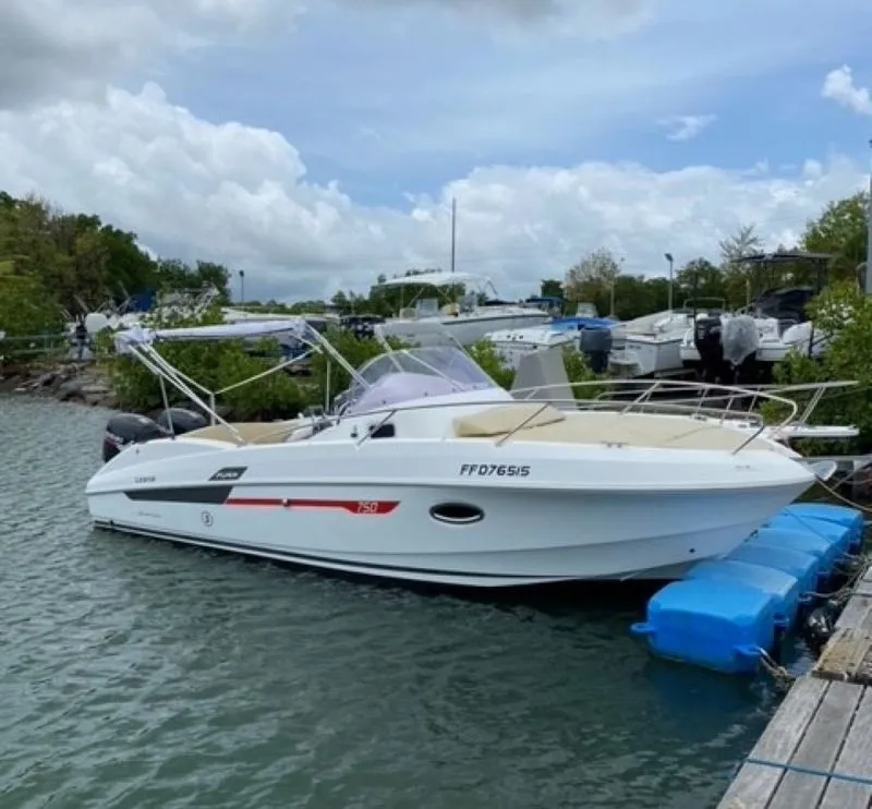 Boat rental - Bénéteau Flyer 750 Sun Deck (Motorboat)