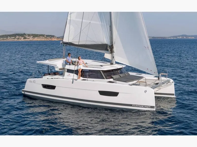 Boat rental - Fountaine Pajot Isla 40 (Multihull)