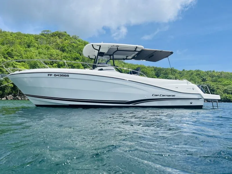 Boat rental - Jeanneau Cap Camarat 9.0 CC (Motorboat)