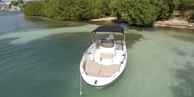 Boat rental - Karnic Smart 1-55 (Motorboat)