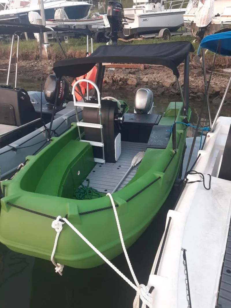 Boat rental - Whaly 400 (Motorboat)