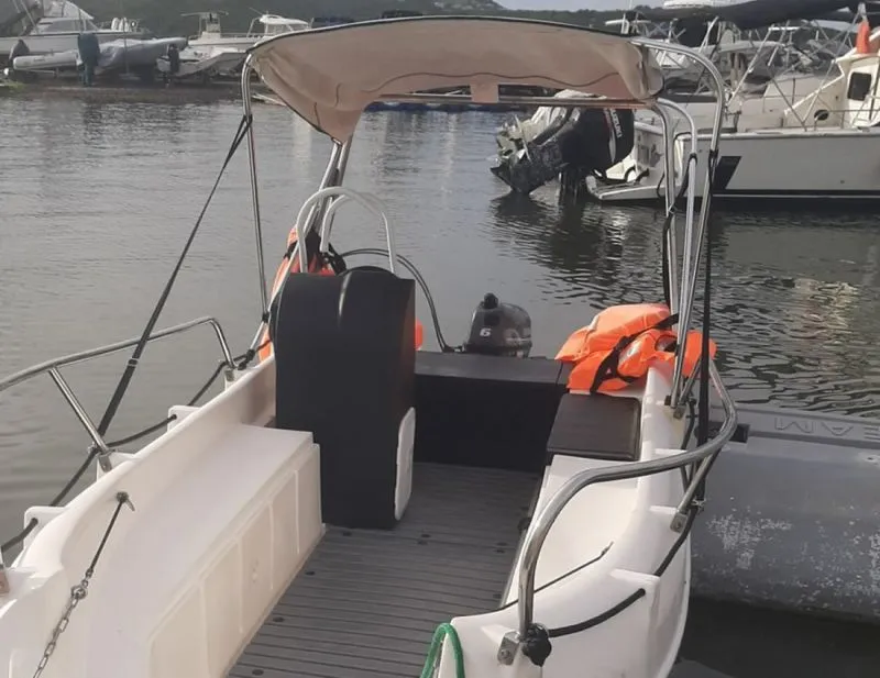 Boat rental - Whaly 450 (Motorboat)