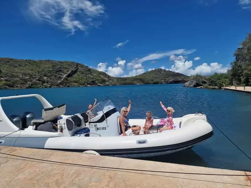 Curaçao: Private Boat Tour with Captain Dirk - experience in Curaçao