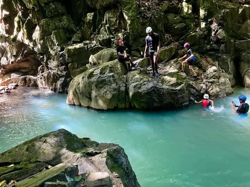Guadeloupe: Family Canyoning