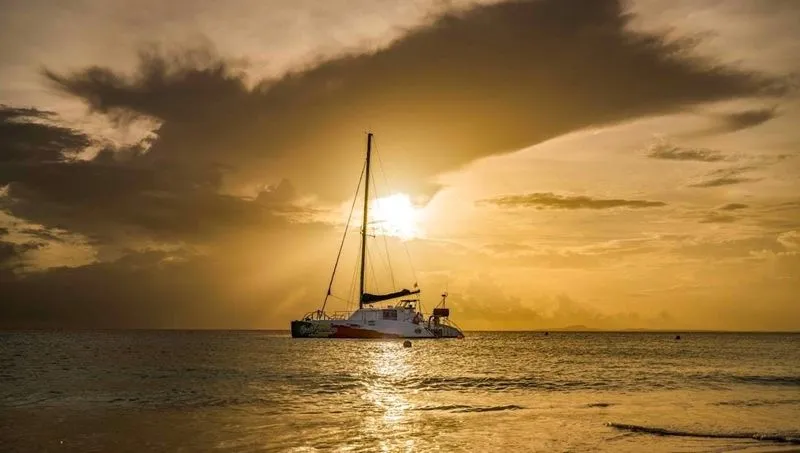 Irie Catamaran Sunset Sailing Experience - experience in Curaçao