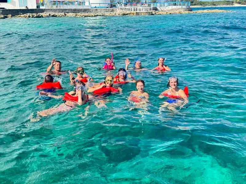 Nassau: 4-Island Tour Swimming Pigs, Turtles, Snorkeling