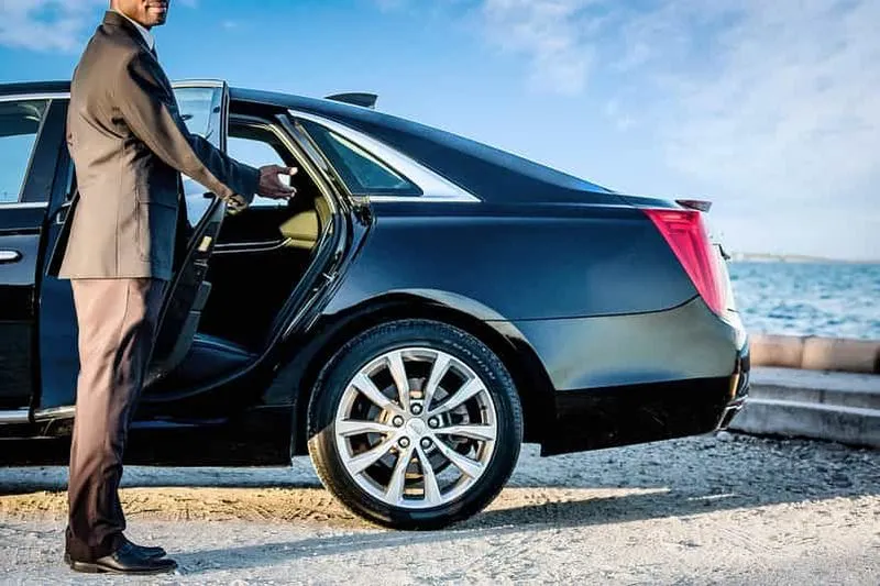 Nassau: Private One-Way Airport-Hotel Transfer Service