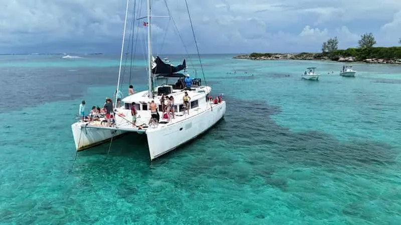Nassau: snorkeling, pig beach, swim with turtles and lunch