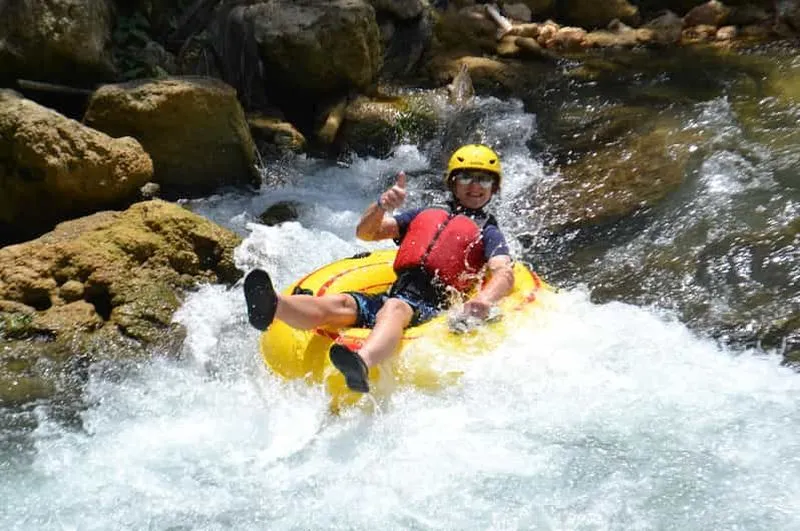 Ocho Rios: Jungle River Tubing and Bamboo Beach Club