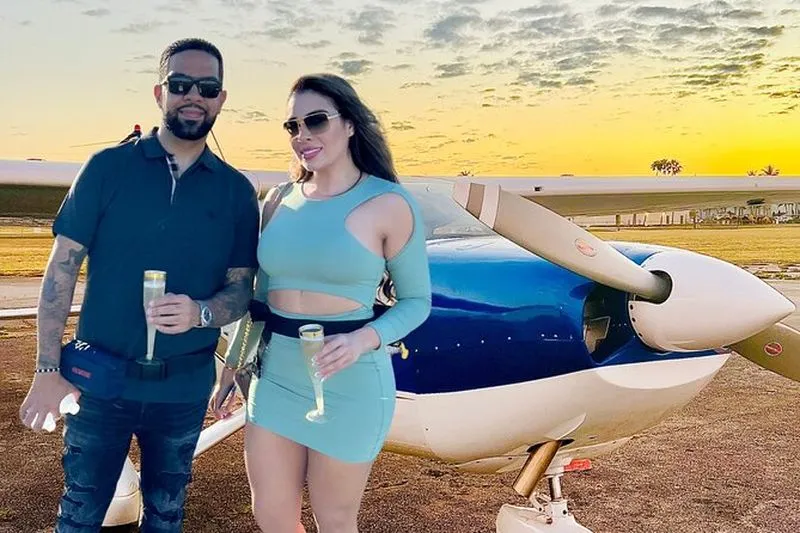 Private Airplane Tour in Miami with Champagne