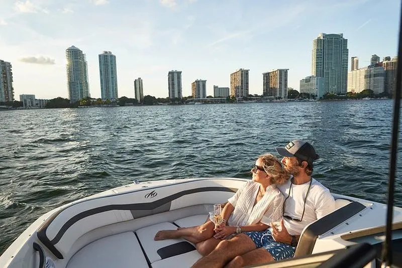 Private Boat Tour in Miami with Experienced Captain and Champagne