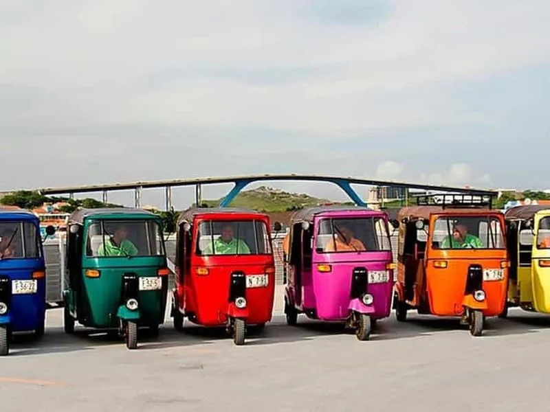 Willemstad: 2-hour Tuk-Tuk rental with guide and driver - experience in Curaçao