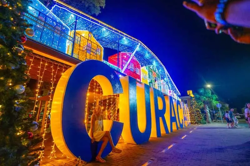 Willemstad: Punda Walking Tour and Shopping Experience - experience in Curaçao