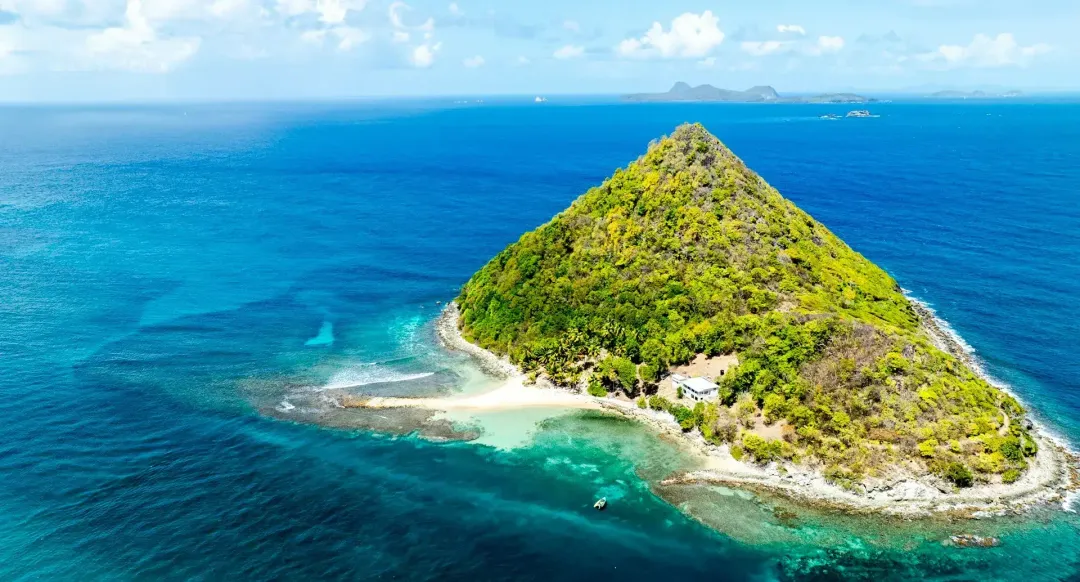 Isla Mona - Caribbean island travel destination